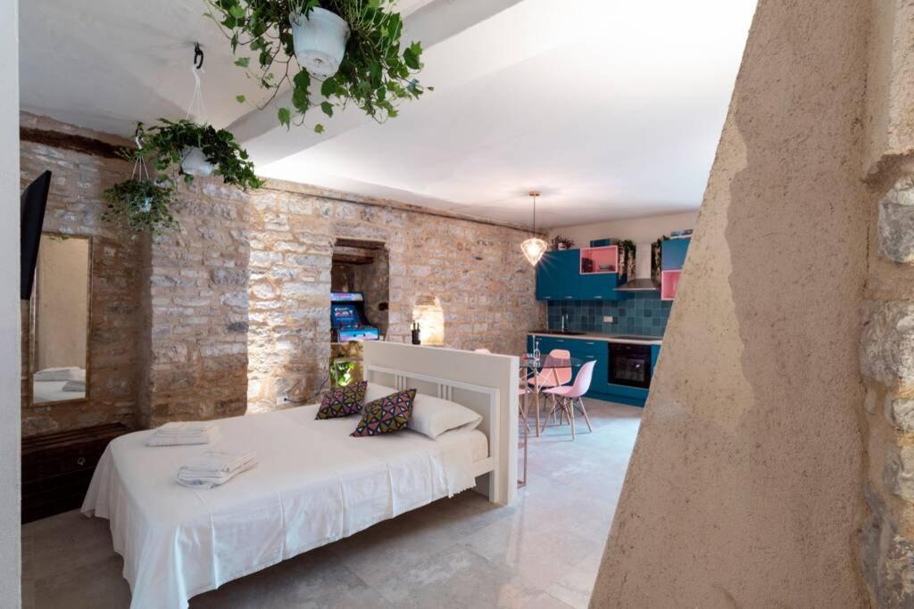 Cornelia Cavern Cosy Studio Apartment In Spello Eksteriør bilde