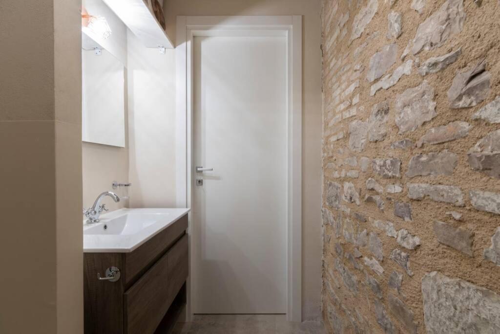 Cornelia Cavern Cosy Studio Apartment In Spello Eksteriør bilde